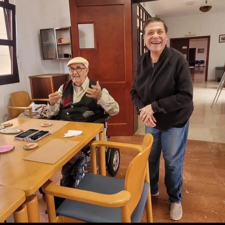 Taller de manualidades en Argual (02-12-2024) (3)