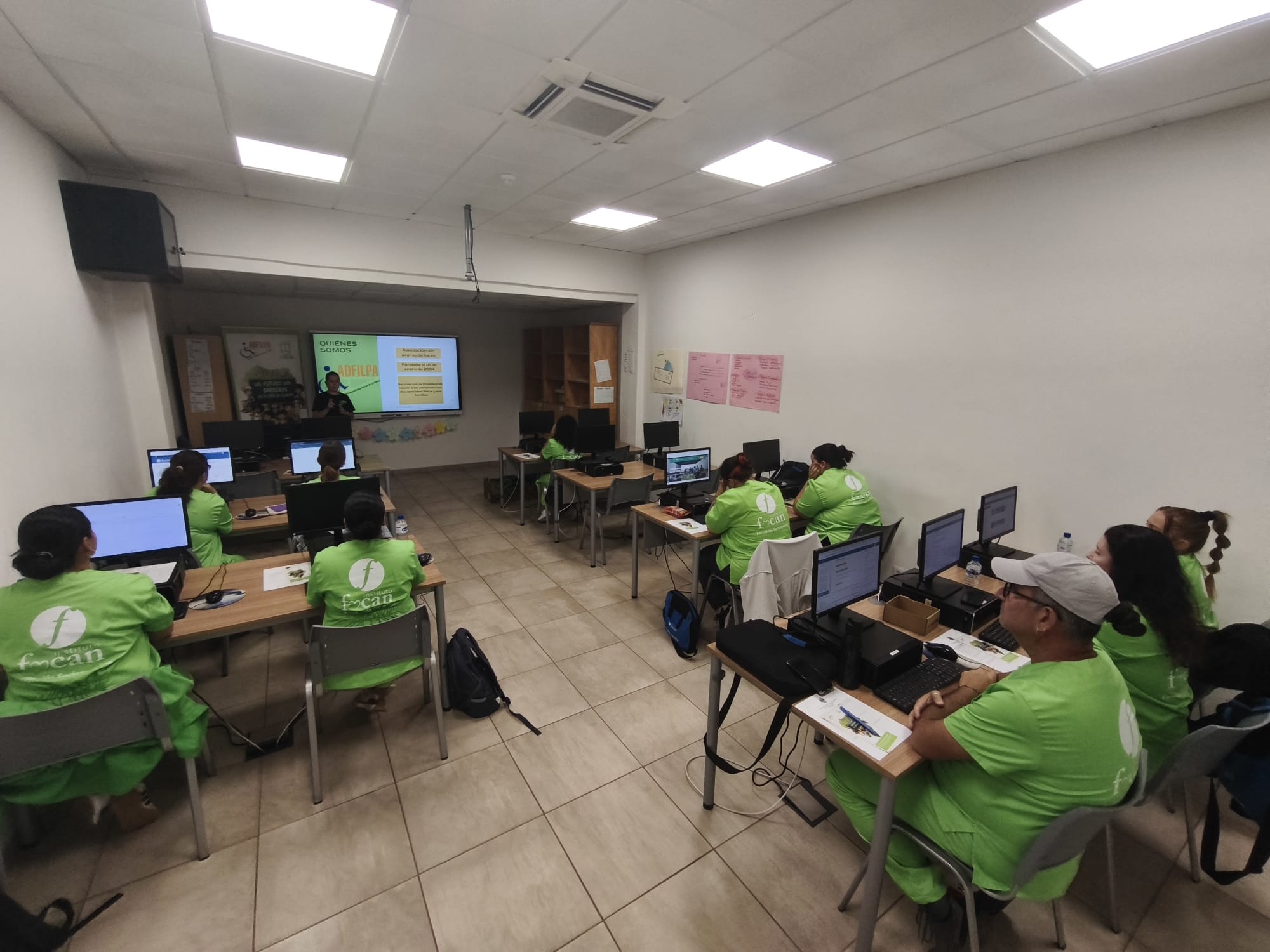 ¡Alianzas que construyen inclusión! ADFILPA comparte experiencias con el alumnado de Atención Sociosanitaria de FOCAN