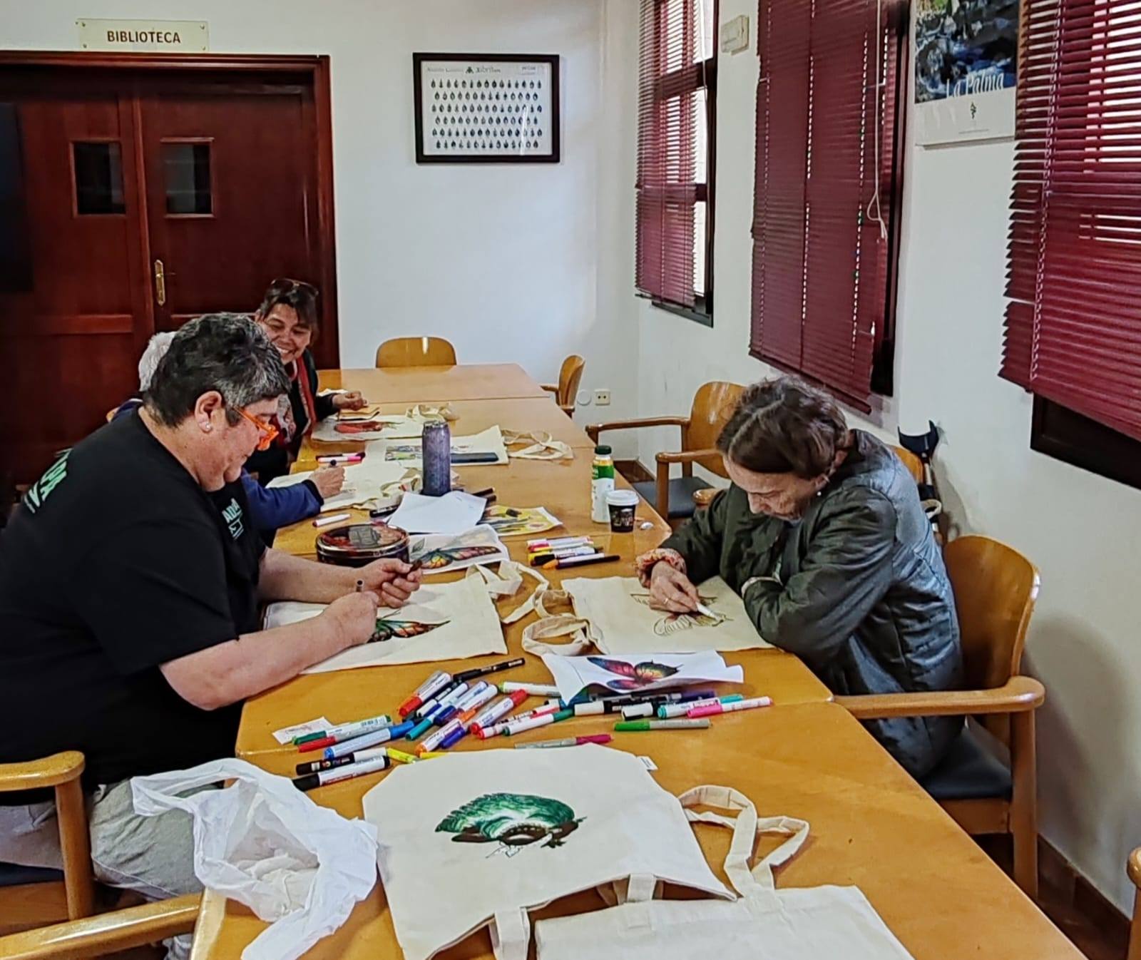 Progreso y expresión artística: Continúa con éxito el Taller de Pintura en Talegas de ADFILPA