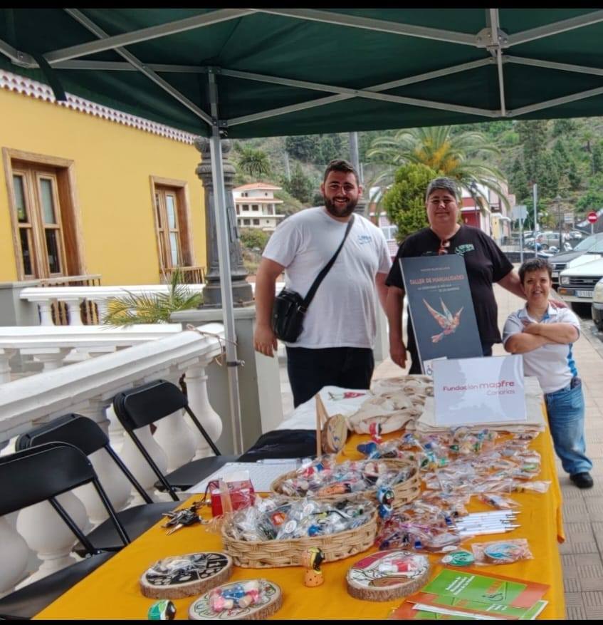 ADFILPA traslada su campaña de sensibilización al noroeste con una nueva mesa informativa en Tijarafe