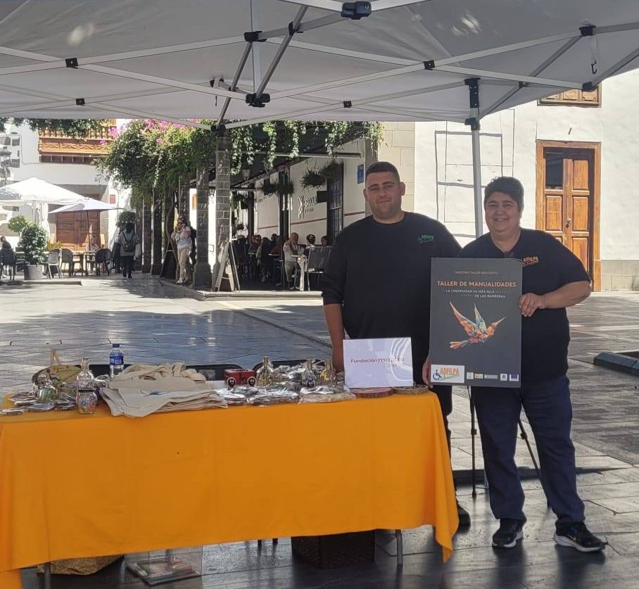 ADFILPA refuerza su labor de sensibilización con una nueva mesa informativa en Los Llanos de Aridane