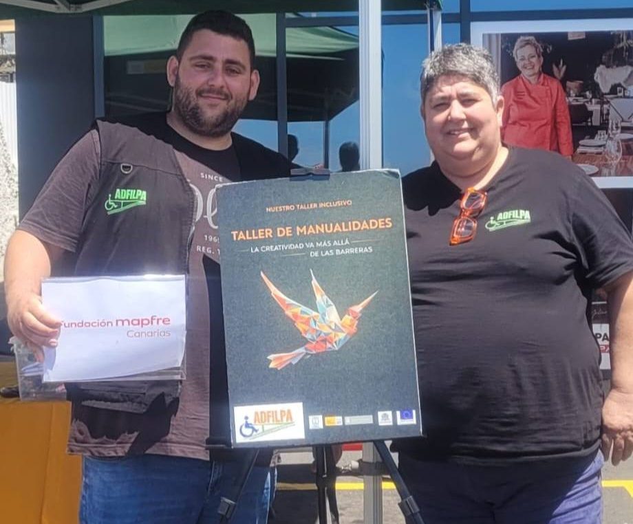 ADFILPA traslada su labor de sensibilización al sur de la isla con una mesa informativa en Fuencaliente